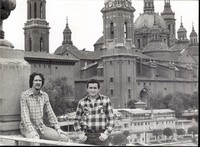 Webb Willians con Jos Antonio Martn Espldora en el Puente de Piedra