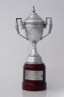 Réplica del Trofeo de Campeón de la Copa de S.M. El Rey, entregado a cada uno de los componentes de la plantilla. Final: CAI Zaragoza 81 -FC Barcelona 78.